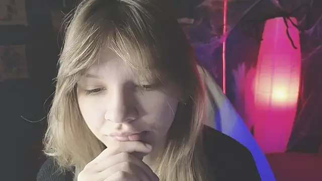 LitaBrom online show from October 20, 2025, 1:40 am