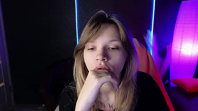 LitaBrom online show from October 5, 2025, 1:40 am