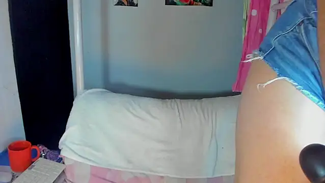 molly  kiwi2 online show from November 9, 2025, 4:05 am