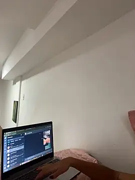 Snapshot of Pinkhotbaby chatting on February 11, 2025, 4:46 pm Pinkhotbaby online show from February 11, 2025, 4:46 pm