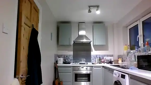 jimmybenido online show from October 31, 2025, 5:31 pm