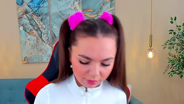 CamillaLarson online show from March 5, 2025, 3:08 am