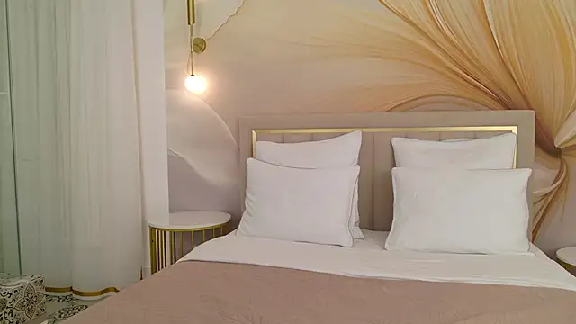 CamillaLarson online show from February 25, 2026, 3:18 am