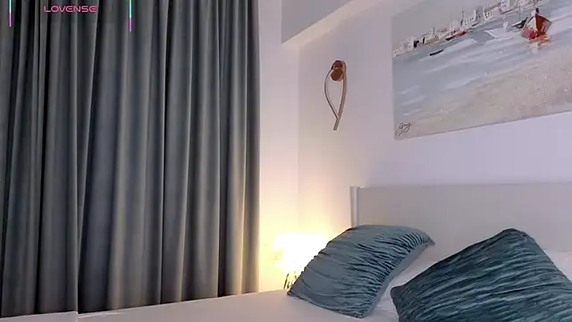 ReyaSophia online show from September 8, 2025, 5:45 pm