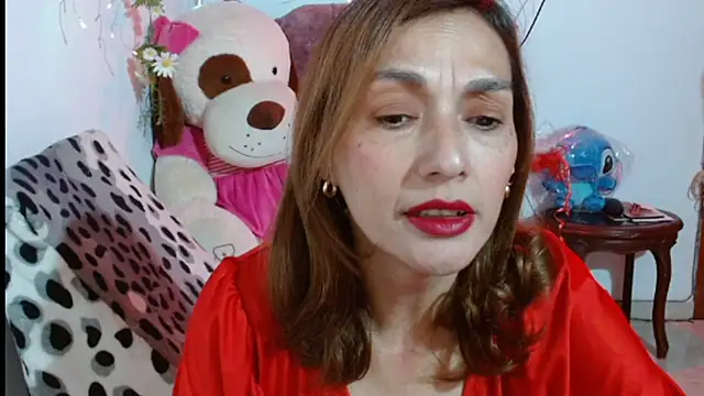 italagomez  online show from December 14, 2025, 12:33 pm