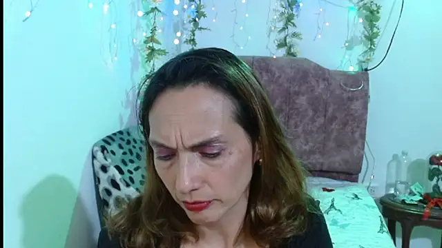 Snapshot of italagomez_ chatting on February 6, 2026, 11:45 pm italagomez online show from February 6, 2026, 11:45 pm