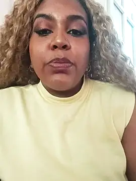 Snapshot of ELLA_KELLY chatting on February 5, 2026, 12:01 pm ELLA KELLY online show from February 5, 2026, 12:01 pm