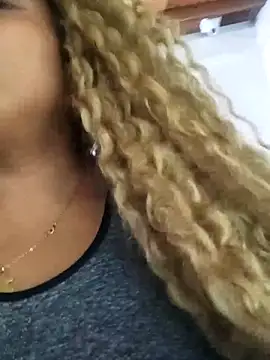 Snapshot of ELLA_KELLY chatting on February 6, 2026, 12:23 pm ELLA KELLY online show from February 6, 2026, 12:23 pm