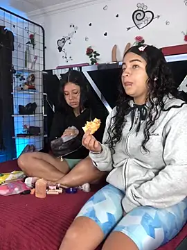 1lovelygirls online show from November 26, 2025, 12:16 pm