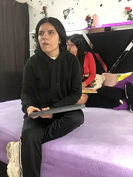 1lovelygirls online show from October 2, 2025, 12:08 pm