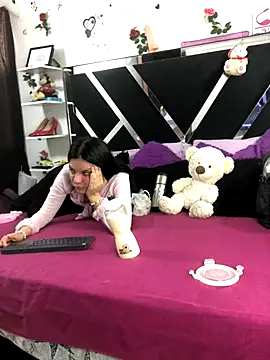 1lovelygirls online show from September 23, 2025, 12:12 pm