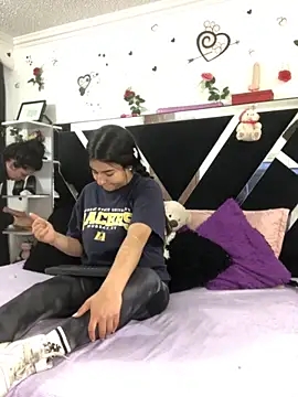 1lovelygirls online show from October 25, 2025, 12:17 pm