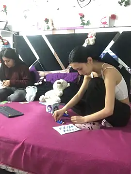 1lovelygirls online show from September 9, 2025, 12:58 pm