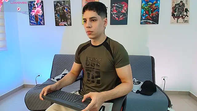 jonathanjoestar  online show from April 15, 2026, 9:48 pm