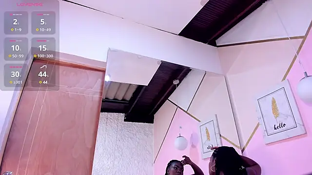 Snapshot of amina_west chatting on March 19, 2025, 11:36 pm amina west online show from March 19, 2025, 11:36 pm