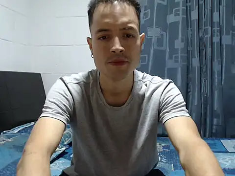 dimitriquiet05 online show from February 7, 2026, 4:31 am