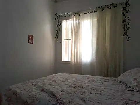 Snapshot of HelliRosa chatting on February 14, 2025, 4:41 pm HelliRosa online show from February 14, 2025, 4:41 pm