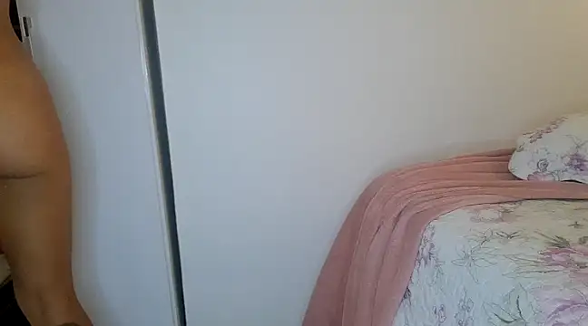 Snapshot of HelliRosa chatting on February 28, 2025, 4:10 pm HelliRosa online show from February 28, 2025, 4:10 pm