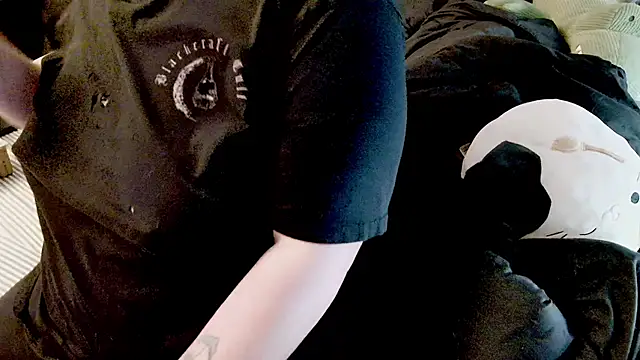 doomednympho online show from March 30, 2026, 6:42 pm