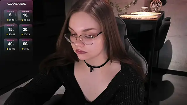 EvaBae online show from February 19, 2025, 1:28 pm