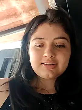 Stephania 18 online show from February 22, 2025, 7:03 pm