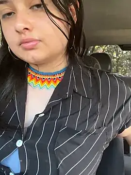 Stephania 18 online show from February 17, 2025, 5:01 pm