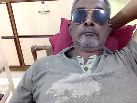 Lookin4Kinky Partner online show from January 8, 2026, 1:50 pm