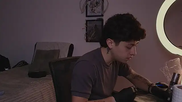 Ares Dickson online show from September 16, 2025, 7:37 pm