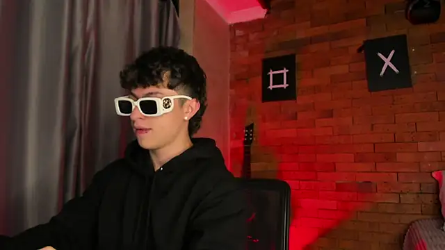 Ares Dickson online show from February 2, 2025, 4:26 am