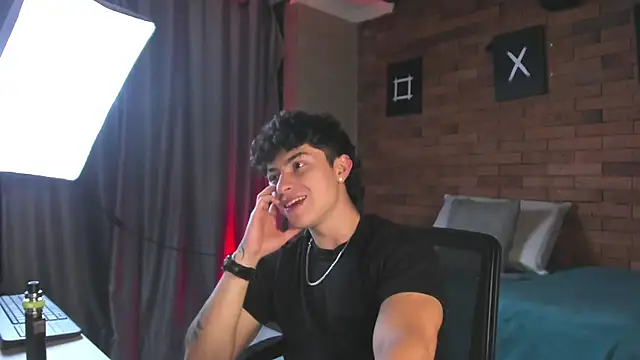 Ares Dickson online show from February 12, 2025, 8:49 am