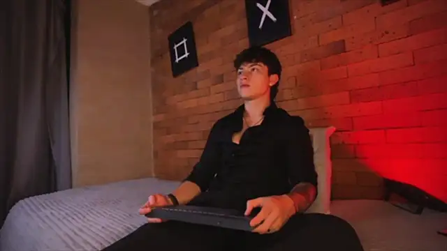 Ares Dickson online show from March 18, 2025, 4:29 am