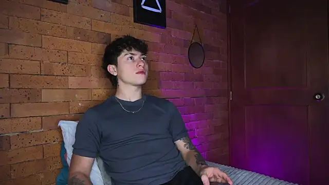 Ares Dickson online show from March 17, 2025, 9:33 am