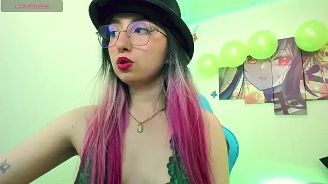 Julieta cott online show from March 17, 2025, 12:42 am