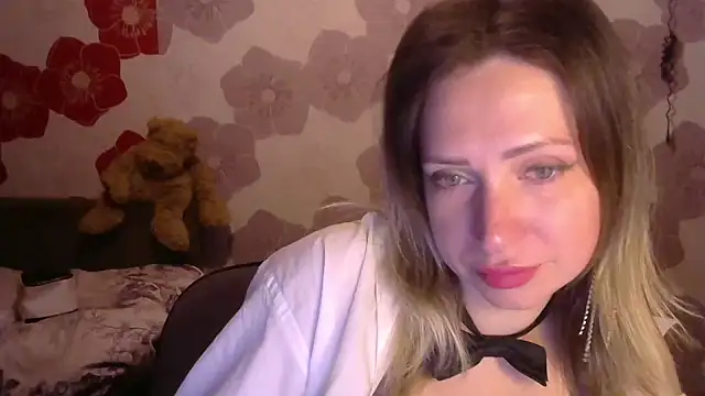 Snapshot of Queen_Daenerys chatting on September 14, 2025, 8:53 pm Queen Daenerys online show from September 14, 2025, 8:53 pm