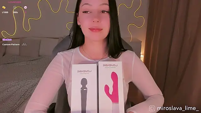 MiroslavaLime online show from March 13, 2025, 5:33 am