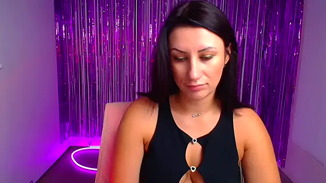 Loren Moa online show from October 3, 2025, 11:34 am