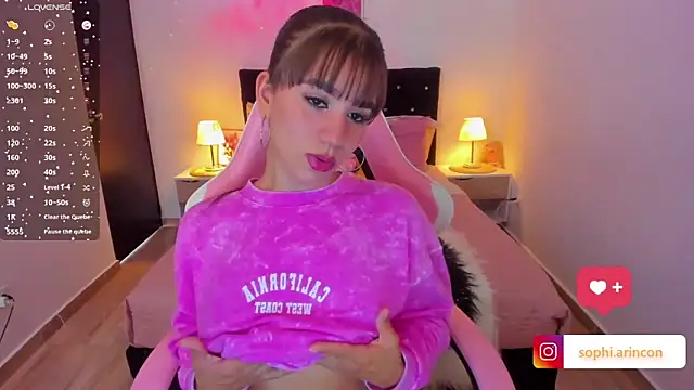 Sophia rincon online show from April 8, 2026, 9:49 pm