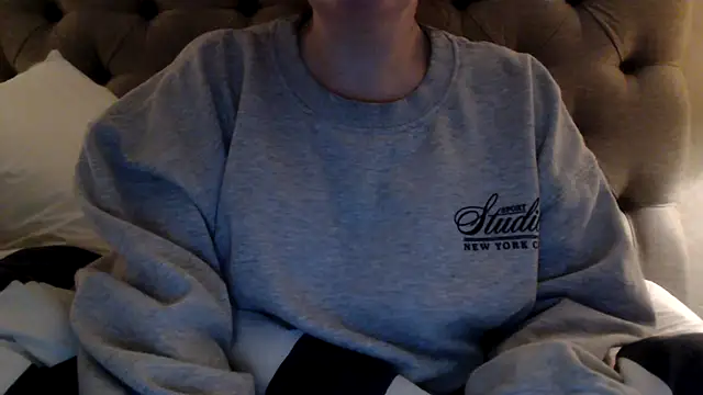 Sandysecret online show from November 14, 2025, 9:51 pm