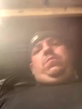 valleyoneofakind online show from October 12, 2025, 3:41 am