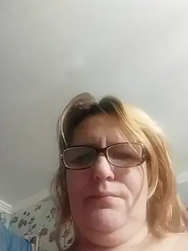 Snapshot of Forest-Lady chatting on February 18, 2026, 6:11 am Forest-Lady online show from February 18, 2026, 6:11 am