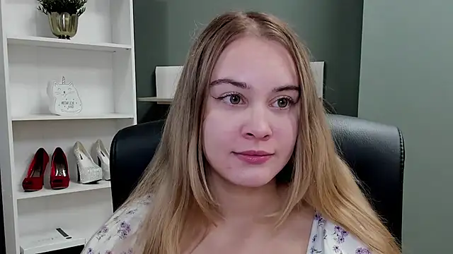 kitty valeria online show from November 23, 2025, 9:58 pm