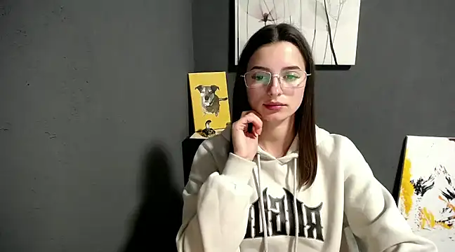 lady olivia  online show from February 12, 2025, 5:16 pm