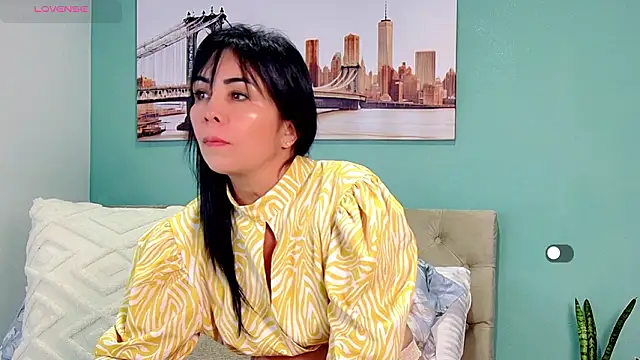 yanella fire online show from February 4, 2026, 11:49 am