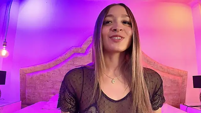 Victoria Adams14 online show from April 6, 2026, 3:35 am