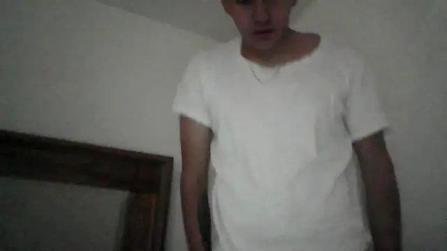 Snapshot of Estebitan_vm chatting on October 3, 2025, 2:51 pm Estebitan vm online show from October 3, 2025, 2:51 pm