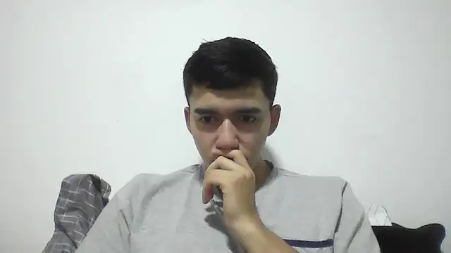 Snapshot of Estebitan_vm chatting on November 27, 2025, 4:24 am Estebitan vm online show from November 27, 2025, 4:24 am