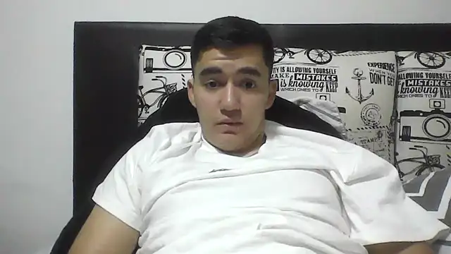 Snapshot of Estebitan_vm chatting on July 5, 2026, 5:36 am Estebitan vm online show from July 5, 2026, 5:36 am