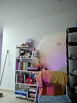 azumiichan online show from February 4, 2025, 4:05 am