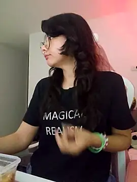 azumiichan online show from April 9, 2026, 12:45 am