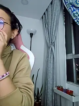 azumiichan online show from April 19, 2026, 12:11 am